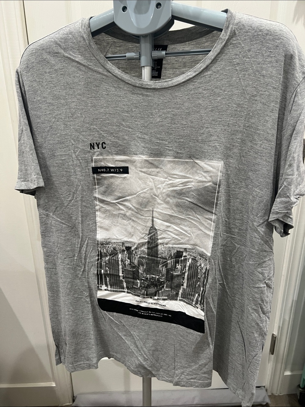 H&M Light Gray NYC Skyline Graphic Tee